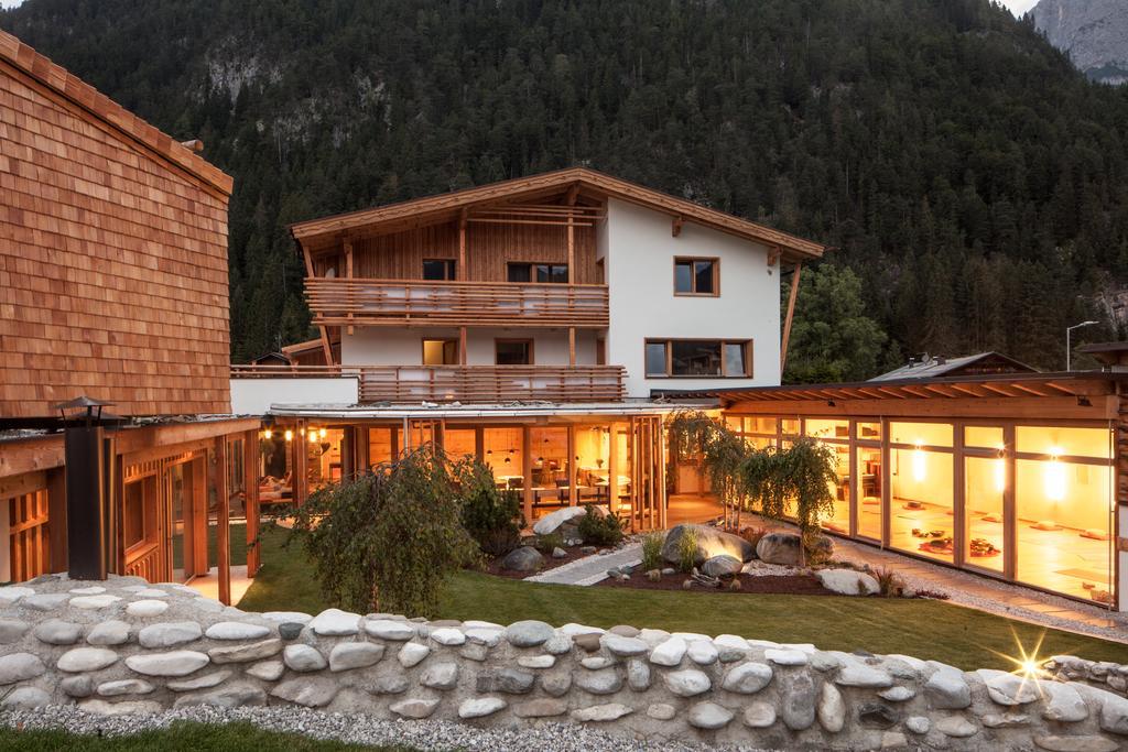 Aufatmen - Das Urlaubsrefugium Hotel Leutasch Exterior foto