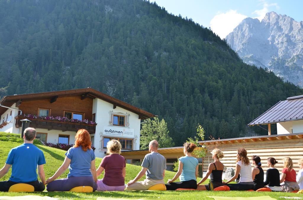 Aufatmen - Das Urlaubsrefugium Hotel Leutasch Exterior foto